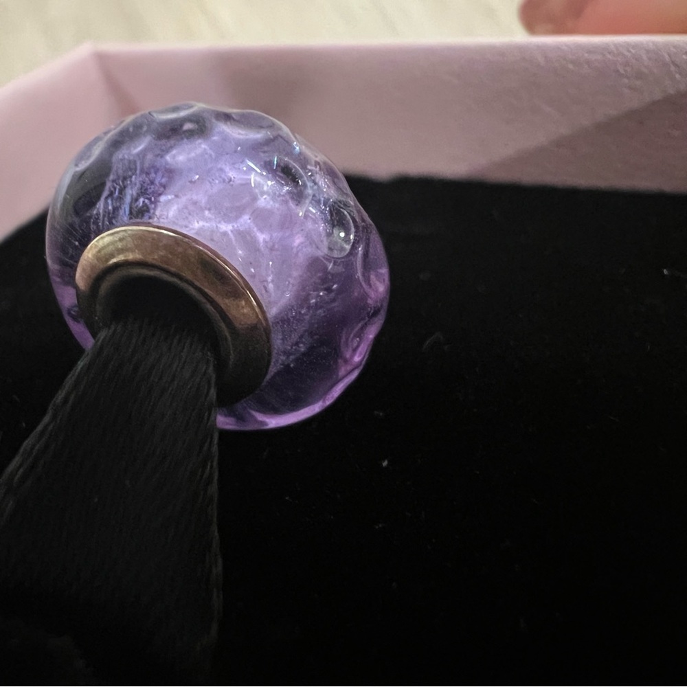 Pandora, purple shimmer faceted Murano glass charm - Picture 5 of 7